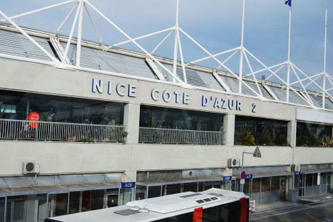 ニース空港へ到着