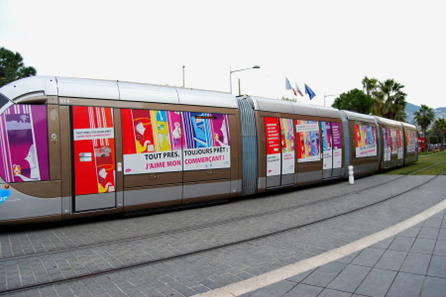 カラフルなトラム