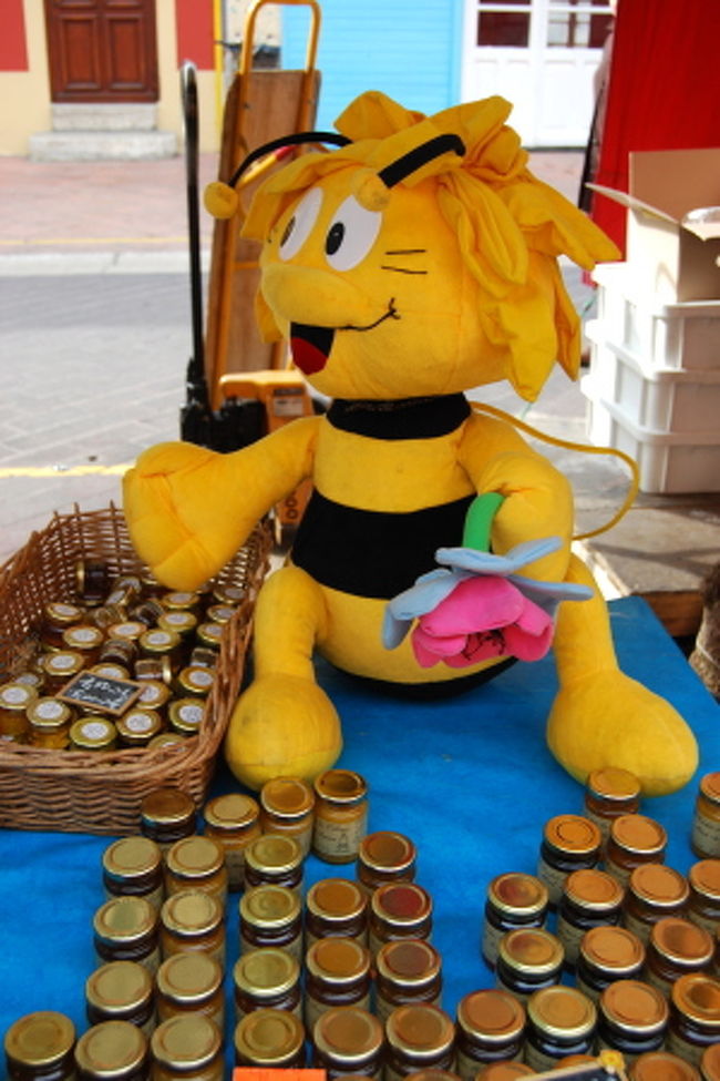 ハチミツ屋さん。<br />プロヴァンス地方のハチミツ、美味しいんだそうです。<br />たくさんの種類がありました。