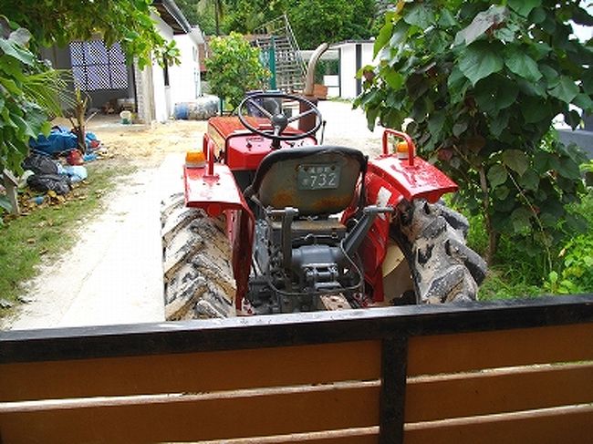 そしてやっぱりの日本製、滝野町732のプレートが。<br />写真奥の方はまだ建設中で、リゾートのジャングル側の方は道路とか建物とか、とにかく工事しまくっています。<br /><br />リゾートのHPに「リゾートショップ＆アメニティ」があるって載ってたけど、なかったよーーー！！<br />位置的にはこの辺にできそうだけど、早く売店作ってね。