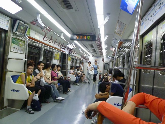 ソウルの地下鉄車内