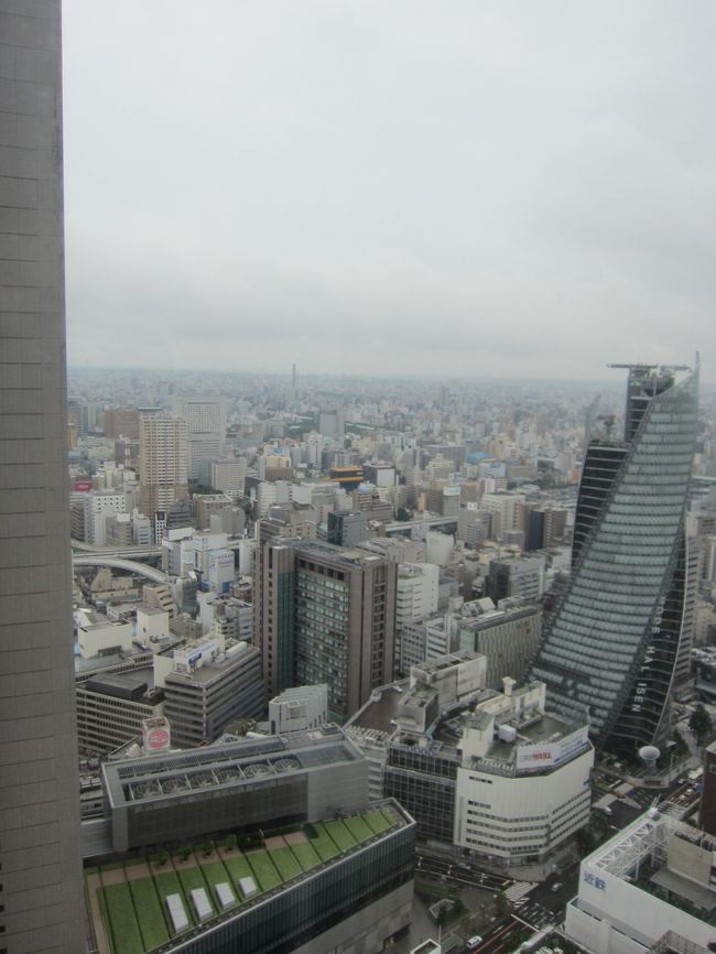 飲んだくれた次の日。<br /><br />部屋（37F）からの景色。<br /><br />真ん前はトヨタビル（？）。