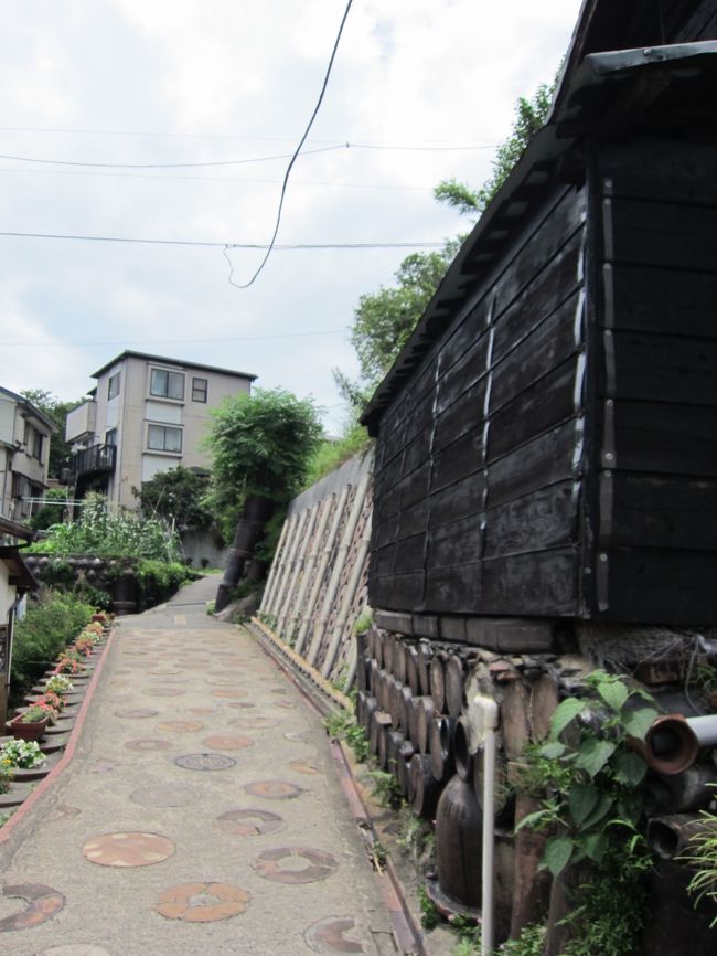 友達の車で移動し、常滑の「やきもの散歩道」へ。