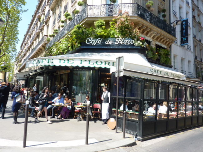 すぐ隣には、またまた超有名な老舗カフェ、<br />サルトル、カミュ、ピカソなどが通った【カフェ・ドゥ・フロール】<br /><br />ランチ行くのでなければ、どちらかに入りたかったわ。<br /><br />そういや昔、同じ名前のカフェが期間限定で表参道にありました。<br />