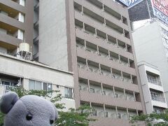 隅田川から見たホテル。
アパートっぽいです。
やっぱり看板はロッテの方が目立ちます。
