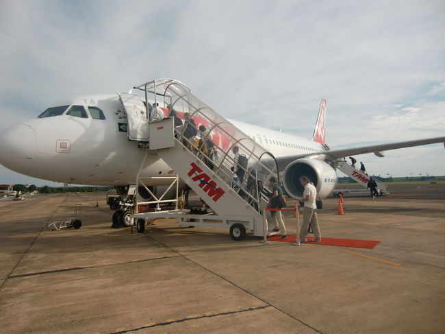 さあ、スタアラ８社目TAM航空初搭乗でーす！<br />（ちなみにこの時点では加盟１週間前でした）<br />日本ではあまりメジャーでないけど、北米・ヨーロッパにも足を延ばしてて、今年冬にはANAとのコードシェアも始まるみたいです。<br /><br />