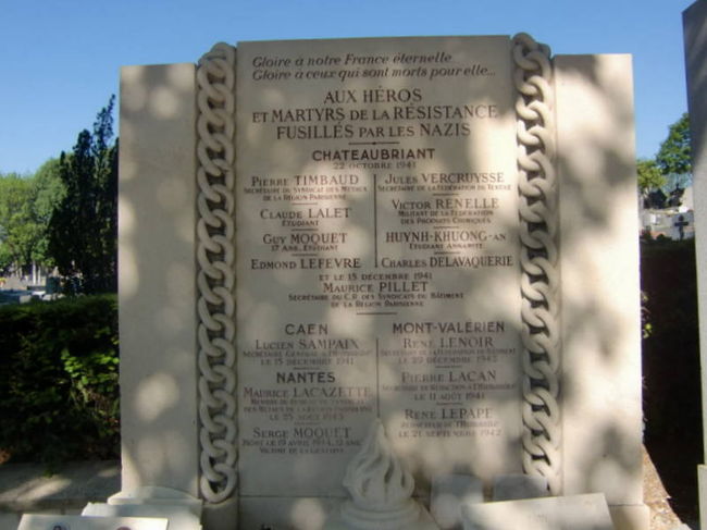 ペール・ラシェーズ墓地。<br />シャトー・ブリヤン。サン・マロ生まれの詩人。