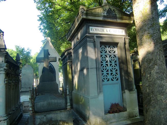 ペール・ラシェーズ墓地。<br />スーラ。