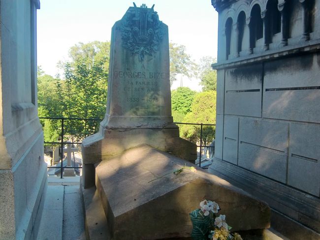 ペール・ラシェーズ墓地。<br />ビゼー。