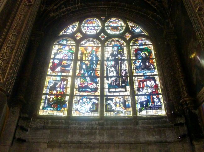 サン・トースタッシュ教会。<br />１７世紀のステンドグラス。