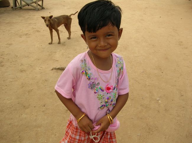 出迎えてくれた女の子。