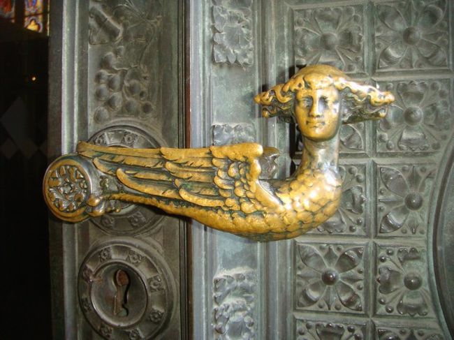 扉の取っ手。こういうの好き♪