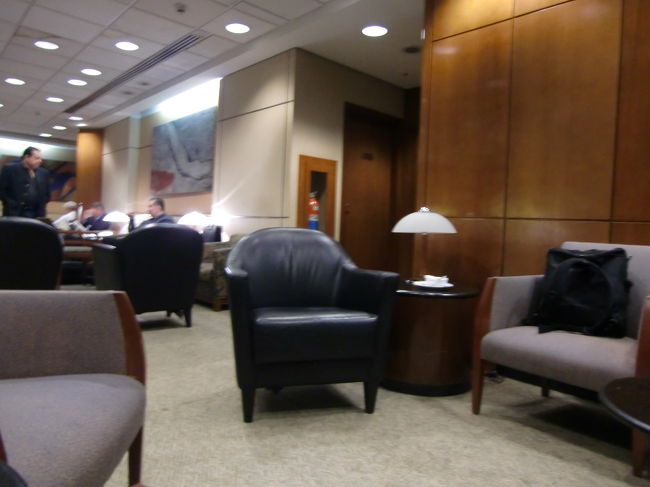 ボロイ。。<br /><br /><br />一部天井がくずれてるし。。