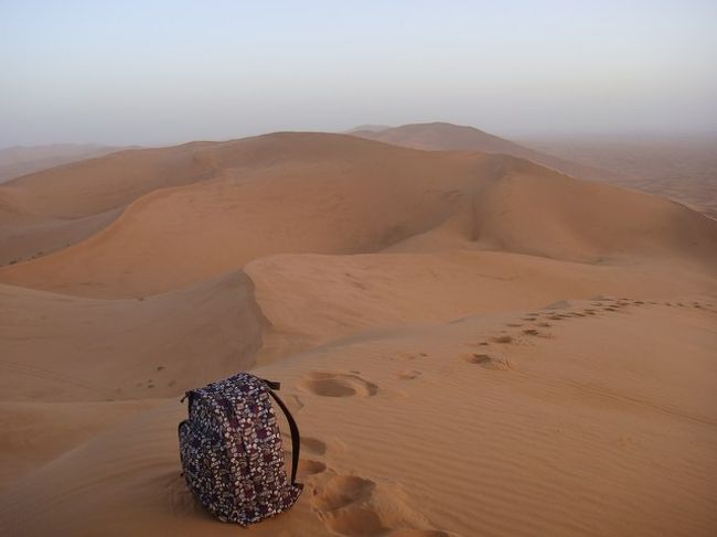 砂丘とバルセロナで急遽購入した新しいバックパック。