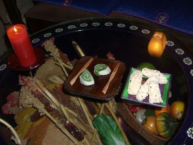 食事をしたお店の方がインサドンまで送ってくれました。<br /><br />ブラブラと歩き、雰囲気あるお店でお茶タイム。