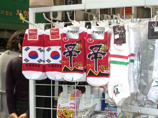 インサドン<br /><br />出た〜　辛ラーメン柄の靴下!!