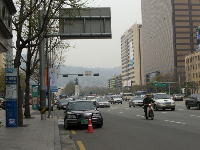 ホテル前の景色。<br /><br />送迎バスが迎えに来ました。帰りたくない〜(>_