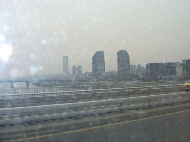 名残惜しいwwwwwww。<br /><br />遠くに見えているのは、ヨイドの６３ビルディングとツインビル。