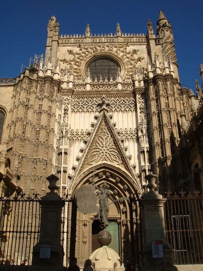 カテドラルの入口。