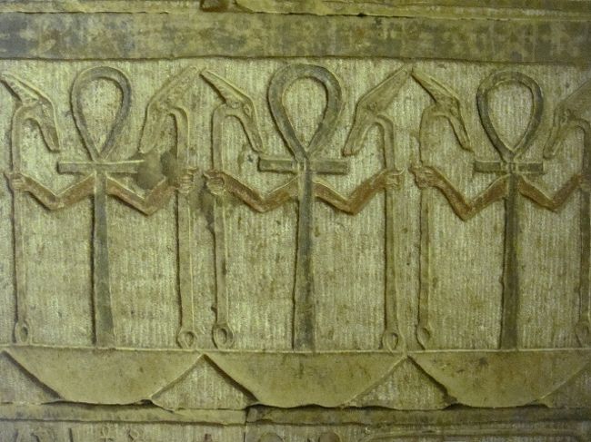 エジプトの遺跡ではよく見掛けたコレ。なんだか可愛らしい♪