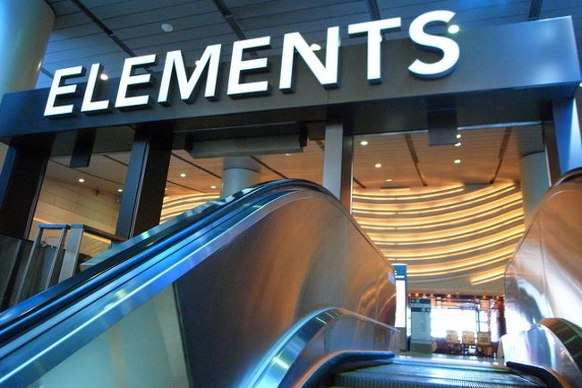 西九龍のショッピングセンター、<br />エレメンツで、H&amp;MやZARAのセールを見たりして、<br />暑いので、ちょっと涼みました。