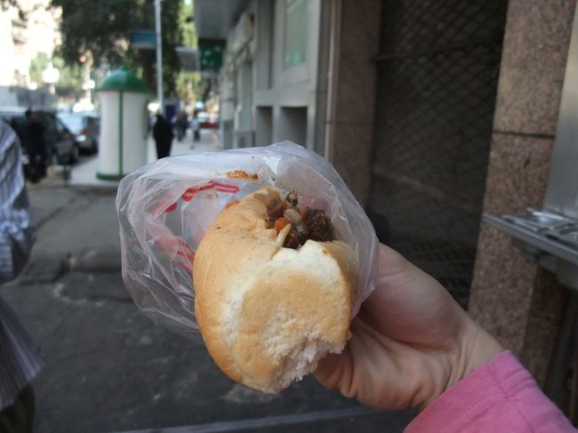 　おいしい！<br /><br />　お店の人も良い人だった。カイロにも、いい人はいるんだ。