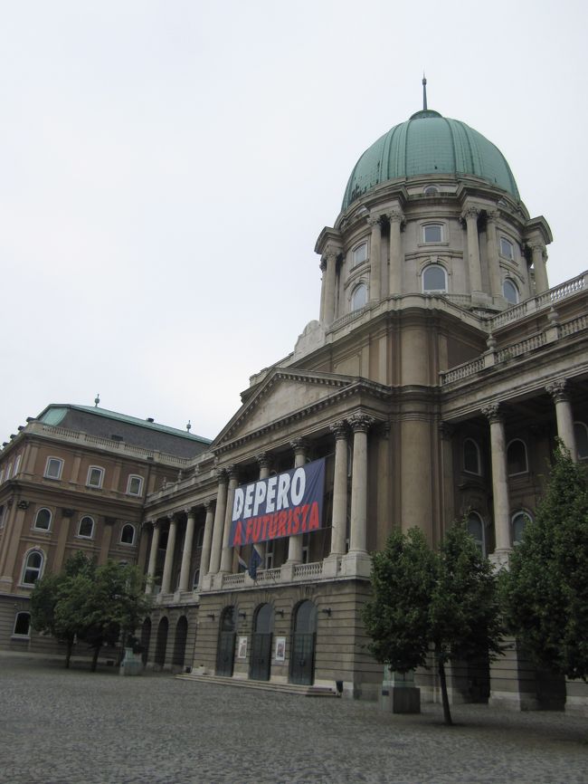 国立美術館<br /><br />入館料900Ft。<br />ガイドフォンもあるが、日本語はない。