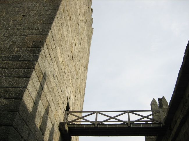 このお城は10世紀に建てられた物だそうです。