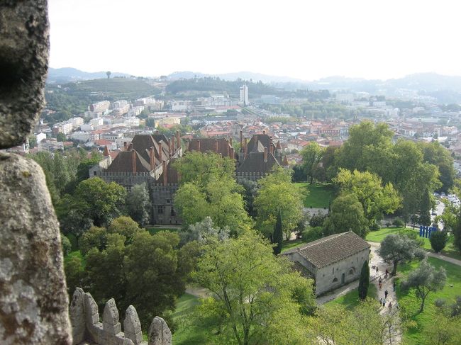 塔に登ると、公爵館やギマランイスのきれいな町並みを一望できます。