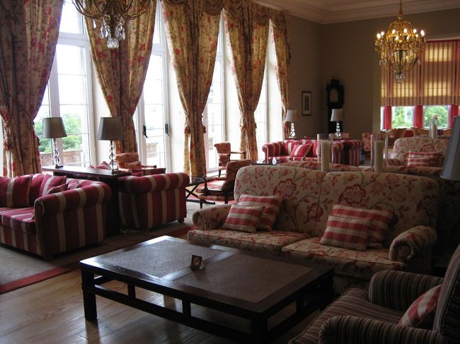 ロビー横にあるラウンジもすごく豪華。