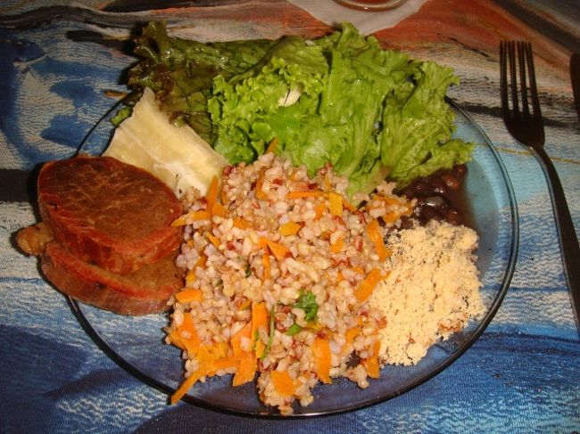 こんなに豪華で自然の物で一杯のランチを食べれるなんて幸せ♪<br /><br />全てこの牧場で採れた物らしい。