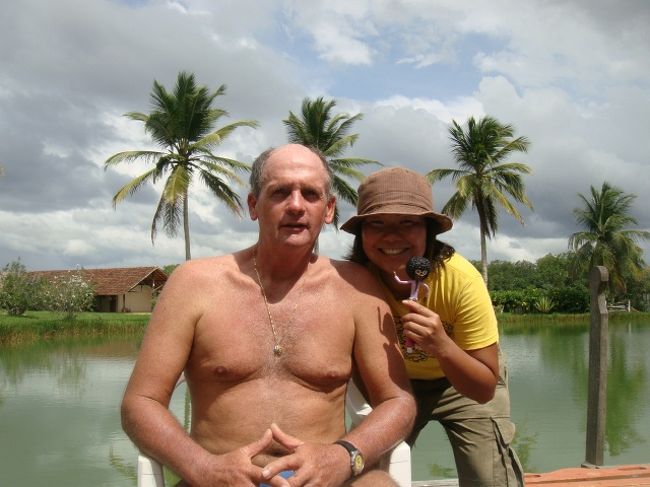 お庭の湖、兼プールをバックに♪