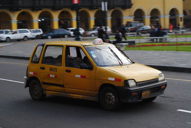 これでもタクシーです！<br /><br />日本で言うところの軽自動車。<br /><br />日本から売られて頑張ってる。<br /><br />僕も自分の車を少し過保護にしすぎてるかも？