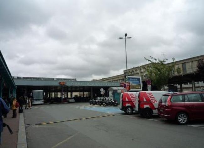 ベルサイユ宮殿までは、ＲＥＲ Ｃ５線で１時間弱。<br />バスティーユからは、Ｇａｒｅ Ｄ’ａｕｓｔｅｒｌｉｔｚで乗り換え。