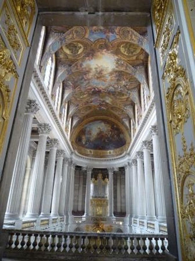 礼拝堂を２階から。<br />マリーアントワネットとルイ１６世の結婚式もこの礼拝堂で。
