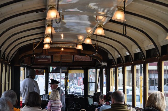 　トラム車内の様子です。