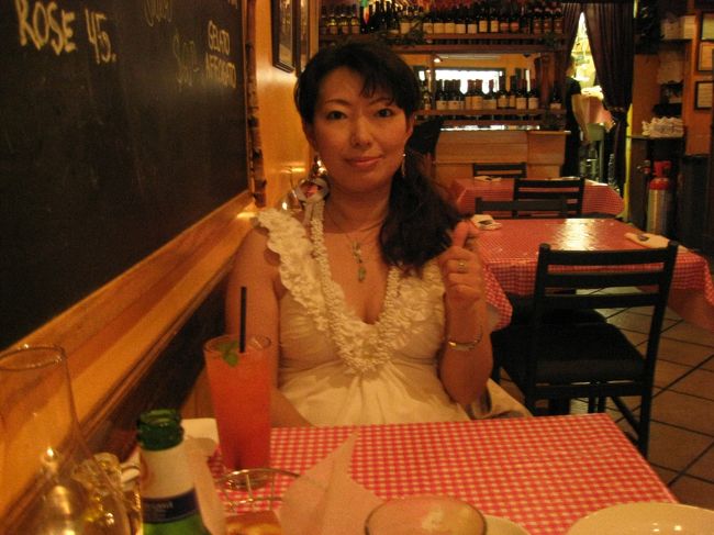 夕食はホテル裏の有名なイタリアンレストランで。隣の席には西田敏行さんご一行様がいらしてました。