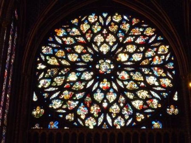 バラ窓もステキ！