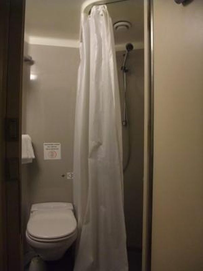 シャワーもある。お湯もぜんぜん問題なし。