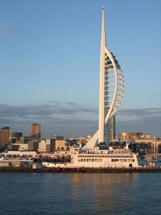 灯台？<br />なんだろう。魚の骨みたい。