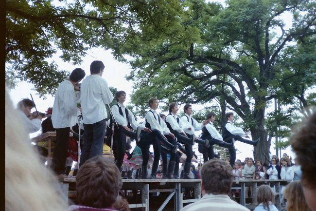 センテンドレで見たフォークダンス。「センテンドレはまったくの観光地だった」と日記に書いてあるところを見ると、今はもっと激しく観光地化しているに違いないでしょう。