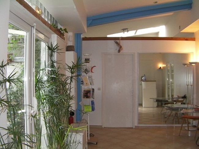 この日は、私の旅の目的の一つ、バレエレッスンを受けるためにベル・ヴィル通りにあるスタジオへ。<br />まだ新しいスタジオで、冷房もあって感激。<br />ここは、受付です。