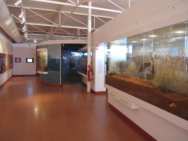 ホテルの隣のインフォメーションセンターの近くに資料館もありました。