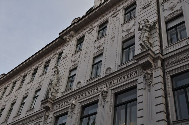 早めの夕飯を済ませ、<br />ぶらぶらとホステルまでの町並みを楽しむ。<br />