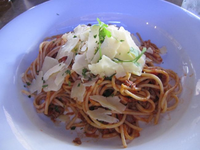 ボロネーゼ。相変わらず、おいしくない。<br /><br />ガイドさんはここのカルボナーラがおいしいと薦めていました。