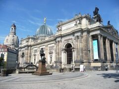 Albertinumアルベルティナム
16世紀に建てられたヨーロッパ最大の兵器庫だったものを、19世紀末に美術館に改修。


