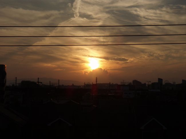 ベランダから　夕陽が綺麗。<br /><br />でも夏は西陽で暑くてきつい。