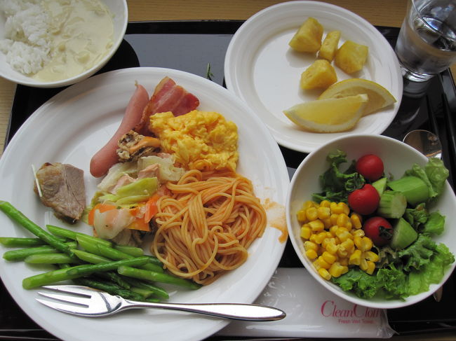 さすがウェスティン。朝食も最高！　<br />左上のホワイトカレーが激ウマでした。