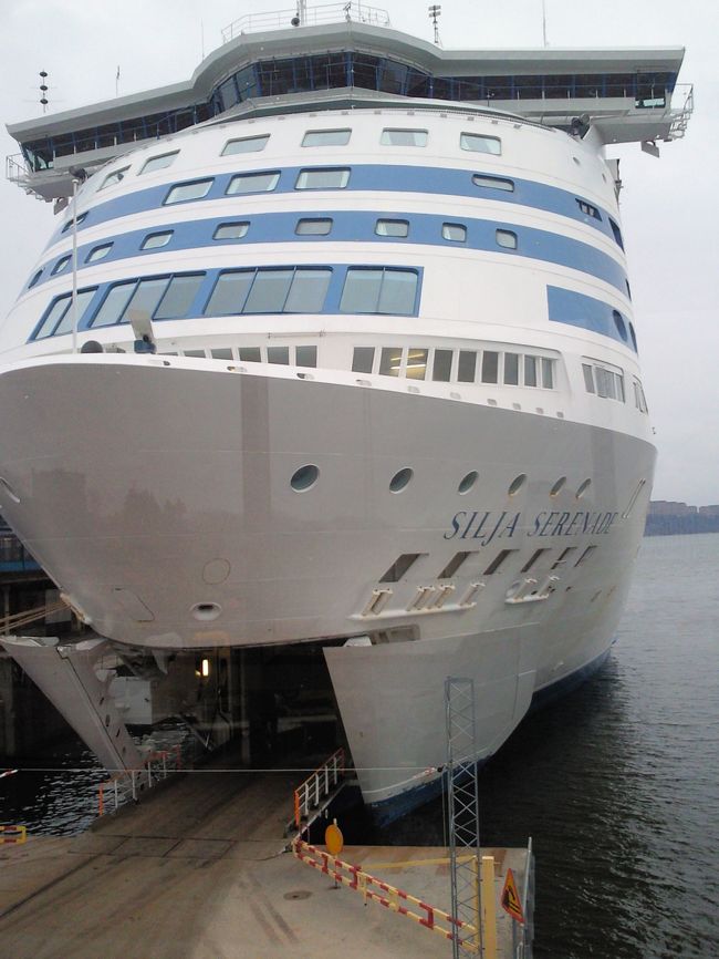 衛兵式が終わってから、シリヤラインに乗るために地下鉄にて移動。<br />