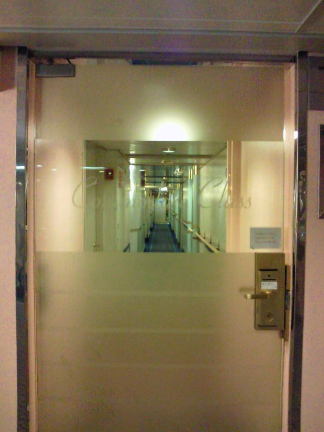 客室はこの先。<br />今回はコモドアクラスです！！